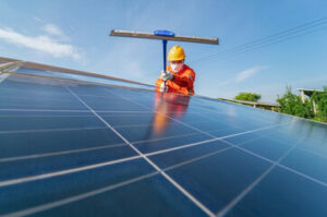 pulire i pannelli solari autonomamente