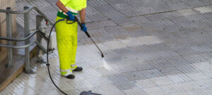 pulizia terrazzo con idropulitrice